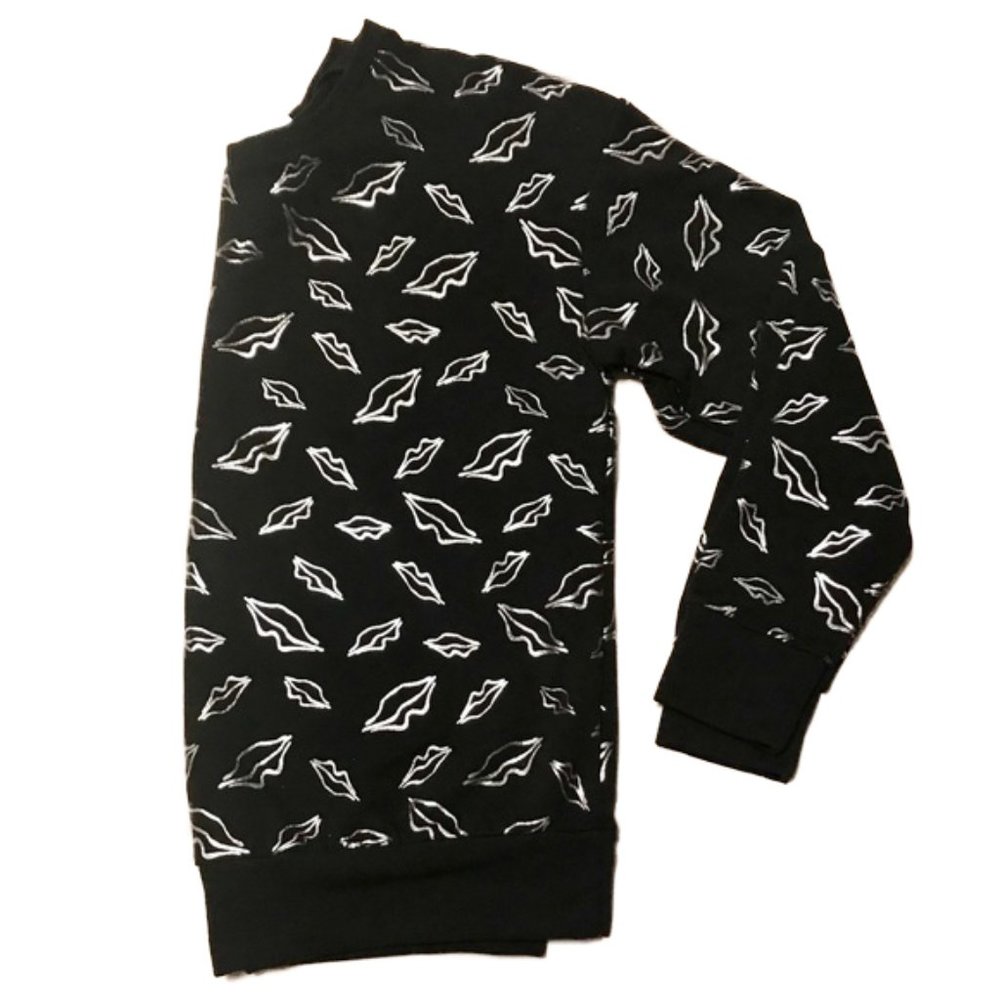 Bisou Bisou Black and White Kiss Sweatshirt